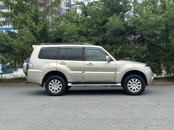 Mitsubishi Pajero IV Рестайлинг 1 с пробегом 2012 года, цена 1 830 000 рублей, 323295 км, внедорожник, Автокод Объявления
