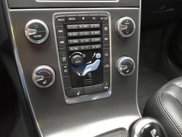 Volvo S60 II Рестайлинг с пробегом 2015 года, цена 1 727 000 рублей, 158095 км, седан, Автокод Объявления