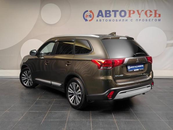 Mitsubishi Outlander III Рестайлинг 3 с пробегом 2021 года, цена 2 499 000 рублей, 103985 км, внедорожник, Автокод Объявления