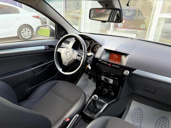 Opel Astra H Рестайлинг с пробегом 2013 года, цена 617 000 рублей, 214174 км, седан, Автокод Объявления