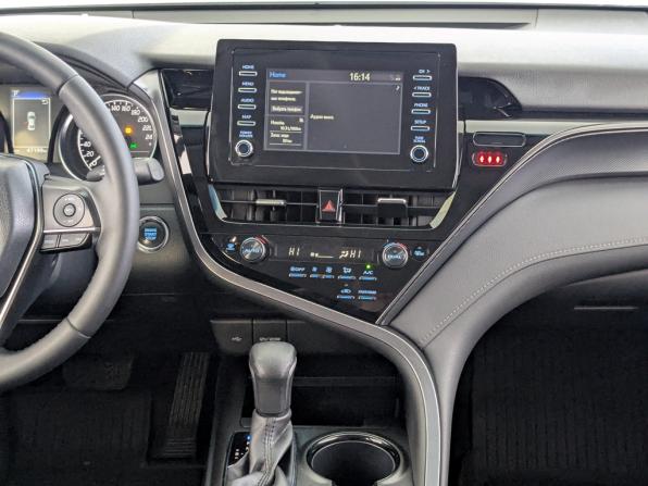 Toyota Camry VIII (XV70) Рестайлинг с пробегом 2021 года, цена 3 190 000 рублей, 47174 км, седан, Автокод Объявления