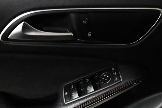 Mercedes-Benz GLA I (X156) Рестайлинг с пробегом 2017 года, цена 2 600 000 рублей, 69965 км, внедорожник, Автокод Объявления