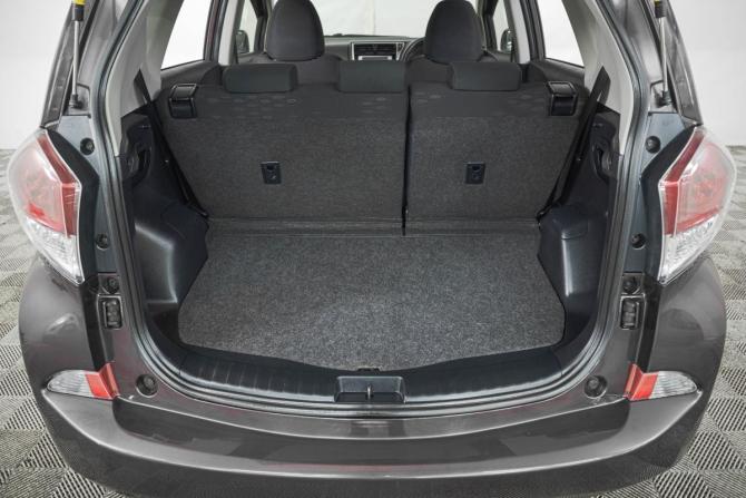 Toyota Ractis II с пробегом 2014 года, цена 899 000 рублей, 121600 км, хэтчбек, Автокод Объявления