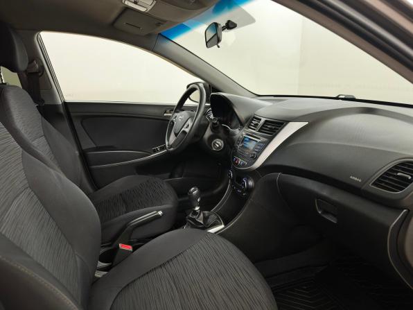 Hyundai Solaris I Рестайлинг с пробегом 2016 года, цена 910 000 рублей, 215295 км, седан, Автокод Объявления