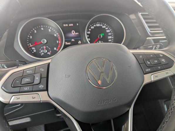 Volkswagen Tiguan II Рестайлинг с пробегом 2021 года, цена 2 645 000 рублей, 71767 км, внедорожник, Автокод Объявления