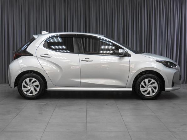 Toyota Yaris IV с пробегом 2021 года, цена 1 449 000 рублей, 133213 км, хэтчбек, Автокод Объявления