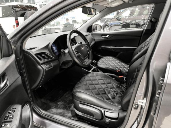 Hyundai Solaris II Рестайлинг с пробегом 2021 года, цена 1 299 000 рублей, 124605 км, седан, Автокод Объявления