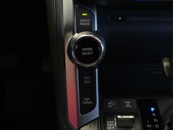 Toyota Land Cruiser 300 Series с пробегом 2021 года, цена 10 987 000 рублей, 64929 км, внедорожник, Автокод Объявления