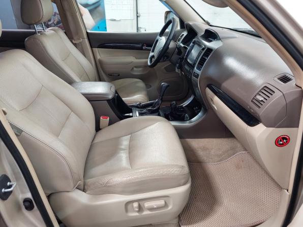 Toyota Land Cruiser Prado 120 Series Рестайлинг с пробегом 2008 года, цена 2 320 000 рублей, 260000 км, внедорожник, Автокод Объявления