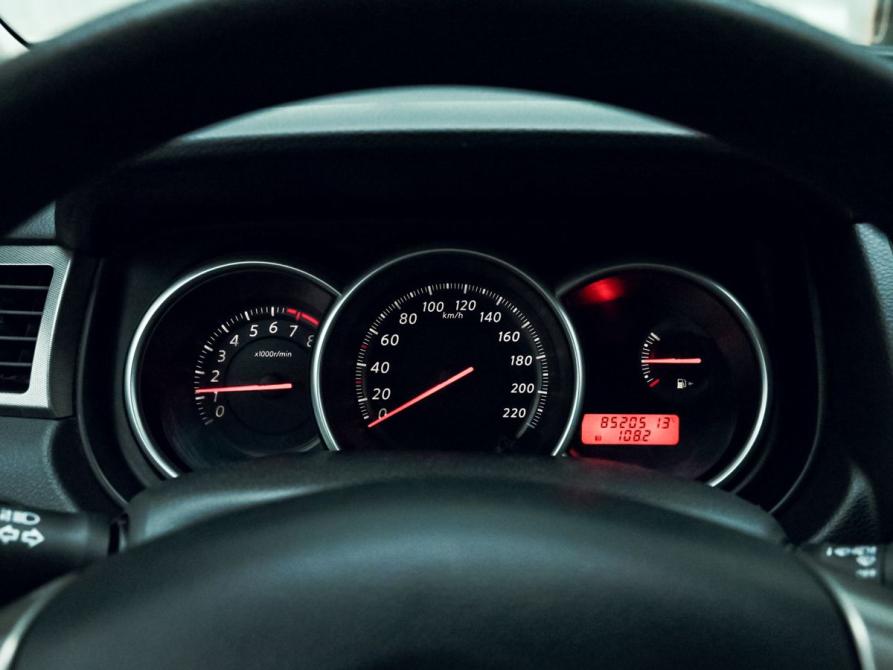 Nissan Tiida I Рестайлинг Екатеринбург  - изображение 9