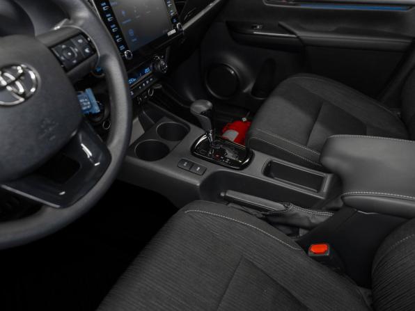 Toyota Hilux VIII Рестайлинг 2 с пробегом 2025 года, цена 6 900 000 рублей, 30 км, пикап, Автокод Объявления