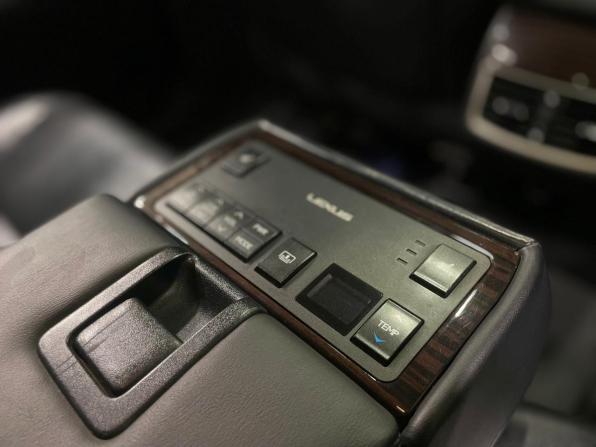 Lexus ES VI Рестайлинг с пробегом 2016 года, цена 2 790 000 рублей, 196555 км, седан, Автокод Объявления