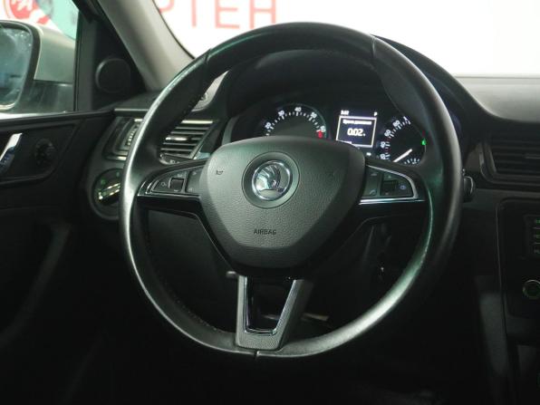 Skoda Rapid I с пробегом 2015 года, цена 1 045 000 рублей, 112315 км, лифтбек, Автокод Объявления