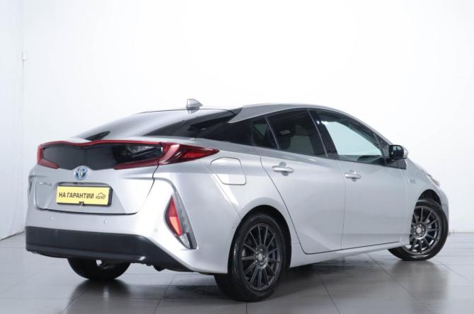 Toyota Prius IV (XW50) с пробегом 2017 года, цена 2 449 000 рублей, 308000 км, лифтбек, Автокод Объявления
