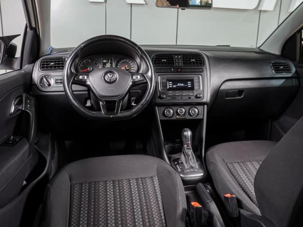 Volkswagen Polo V Рестайлинг с пробегом 2018 года, цена 1 264 000 рублей, 132030 км, седан, Автокод Объявления