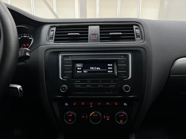 Volkswagen Jetta VI Рестайлинг с пробегом 2015 года, цена 980 000 рублей, 203323 км, седан, Автокод Объявления
