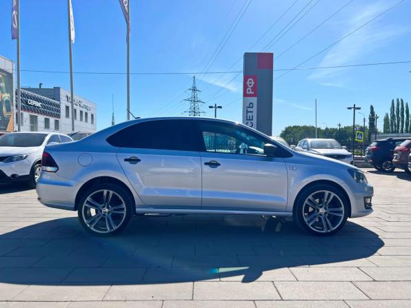 Volkswagen Polo V Рестайлинг с пробегом 2019 года, цена 1 195 300 рублей, 122096 км, седан, Автокод Объявления