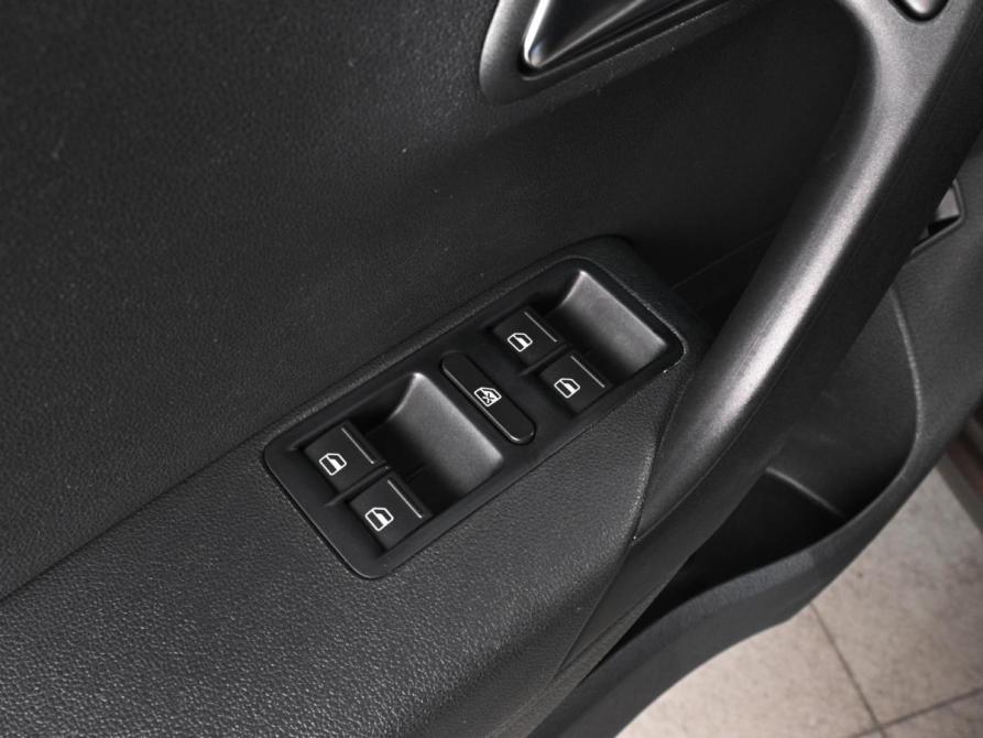 Volkswagen Polo V Рестайлинг Ростов-на-Дону  - изображение 16