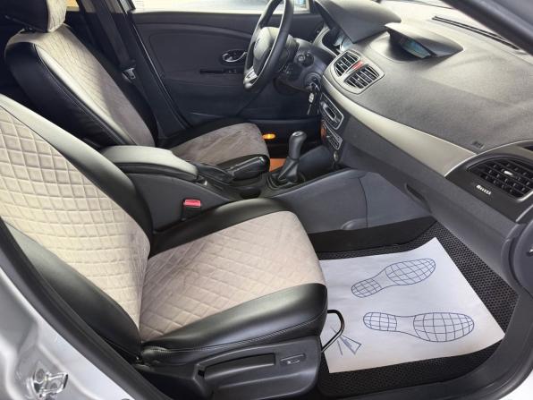 Renault Fluence I с пробегом 2010 года, цена 675 000 рублей, 208700 км, седан, Автокод Объявления
