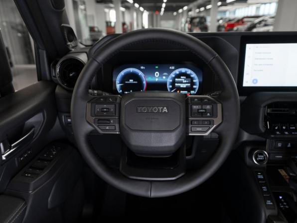 Toyota Land Cruiser Prado 250 Series с пробегом 2026 года, цена 12 800 000 рублей, 30 км, внедорожник, Автокод Объявления