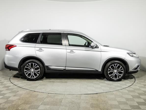 Mitsubishi Outlander III Рестайлинг 2 с пробегом 2017 года, цена 1 569 700 рублей, 183457 км, внедорожник, Автокод Объявления