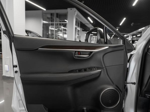 Lexus NX I Рестайлинг с пробегом 2019 года, цена 3 380 000 рублей, 89652 км, внедорожник, Автокод Объявления