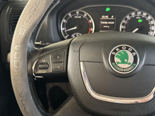Skoda Octavia II (A5) Рестайлинг с пробегом 2011 года, цена 580 000 рублей, 293348 км, лифтбек, Автокод Объявления
