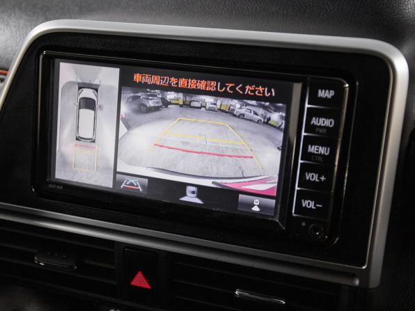 Toyota Sienta II Рестайлинг с пробегом 2020 года, цена 1 400 500 рублей, 74751 км, компактвэн, Автокод Объявления