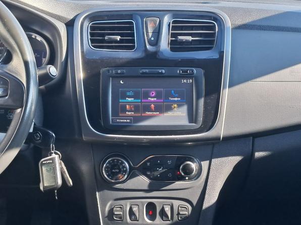 Renault Sandero II с пробегом 2017 года, цена 849 000 рублей, 174810 км, хэтчбек, Автокод Объявления