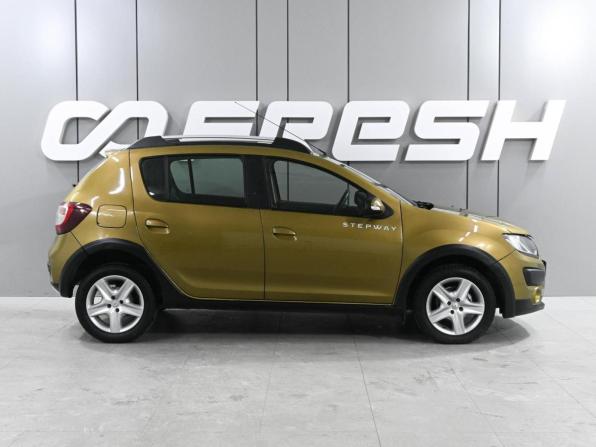 Renault Sandero II с пробегом 2015 года, цена 879 000 рублей, 183745 км, хэтчбек, Автокод Объявления