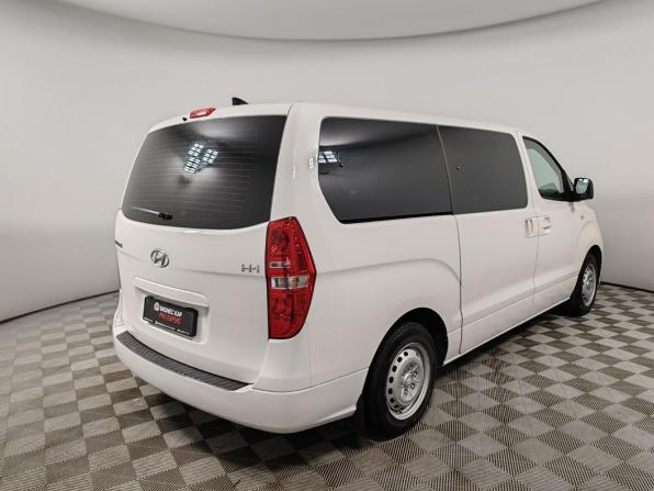 Hyundai H-1 II Рестайлинг 2 с пробегом 2021 года, цена 2 699 000 рублей, 171278 км, минивэн, Автокод Объявления