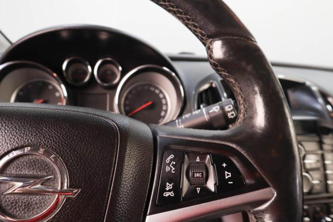 Opel Astra J Рестайлинг с пробегом 2013 года, цена 729 000 рублей, 218000 км, хэтчбек, Автокод Объявления