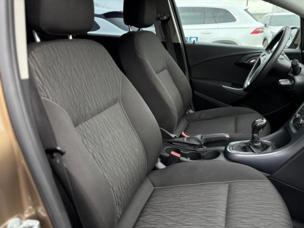 Opel Astra J Рестайлинг с пробегом 2012 года, цена 740 000 рублей, 118801 км, хэтчбек, Автокод Объявления