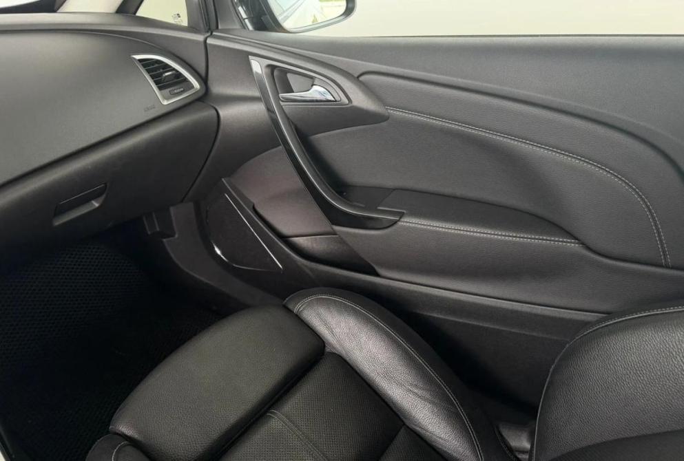 Opel Astra J Рестайлинг Киров  - изображение 12