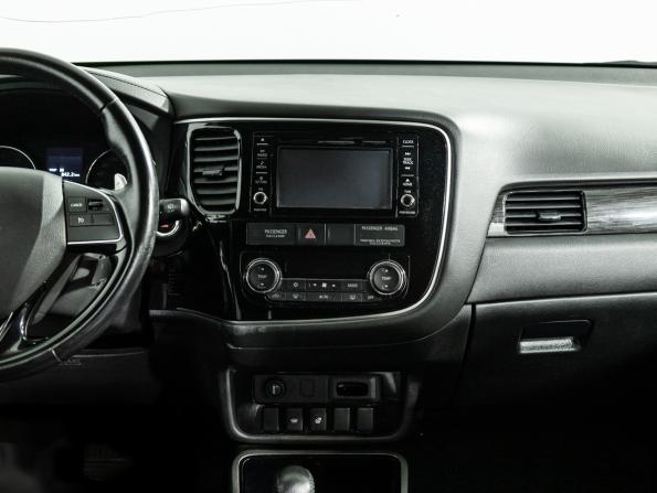 Mitsubishi Outlander III Рестайлинг 2 с пробегом 2017 года, цена 1 639 700 рублей, 183457 км, внедорожник, Автокод Объявления