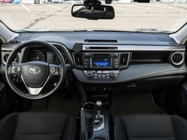 Toyota RAV4 IV (XA40) Рестайлинг с пробегом 2016 года, цена 2 799 000 рублей, 30000 км, внедорожник, Автокод Объявления
