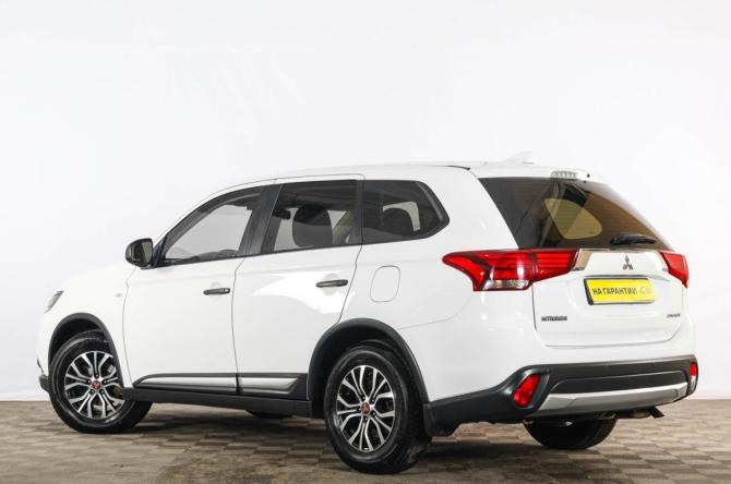 Mitsubishi Outlander III Рестайлинг 2 с пробегом 2017 года, цена 1 949 000 рублей, 13323 км, внедорожник, Автокод Объявления