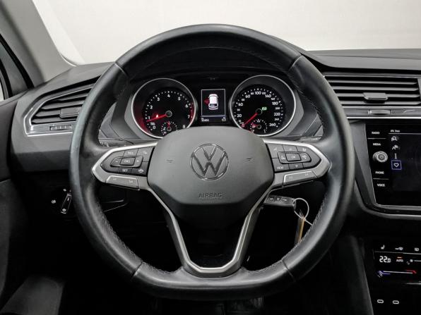 Volkswagen Tiguan II Рестайлинг с пробегом 2022 года, цена 3 155 000 рублей, 30461 км, внедорожник, Автокод Объявления