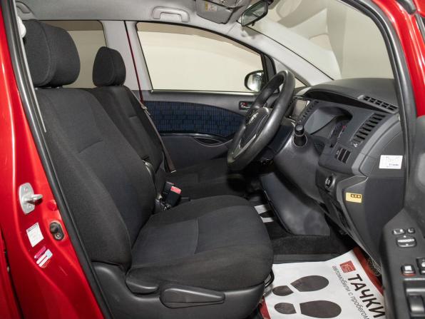 Toyota ISis I Рестайлинг с пробегом 2013 года, цена 1 149 500 рублей, 179138 км, компактвэн, Автокод Объявления