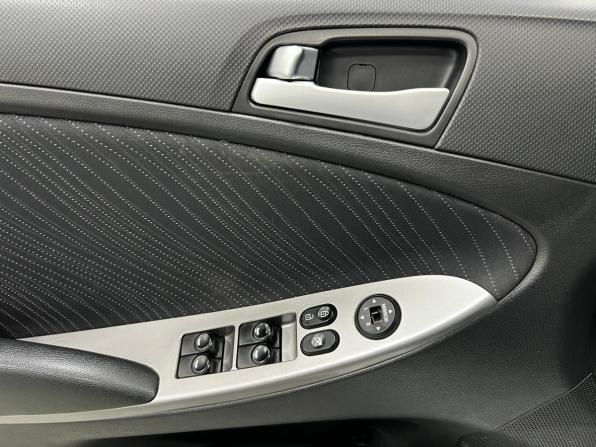 Hyundai Solaris I Рестайлинг с пробегом 2015 года, цена 1 020 000 рублей, 202566 км, седан, Автокод Объявления