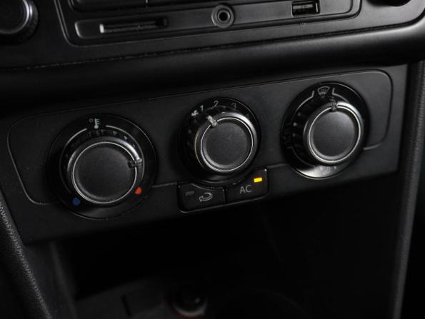 Volkswagen Polo V с пробегом 2012 года, цена 689 000 рублей, 237850 км, седан, Автокод Объявления