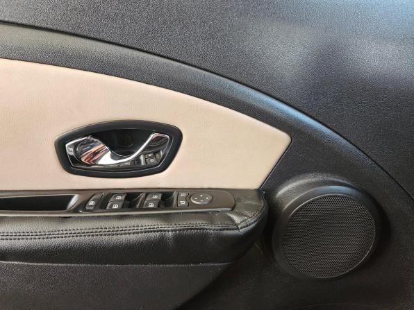 Renault Fluence I Рестайлинг с пробегом 2013 года, цена 700 000 рублей, 255001 км, седан, Автокод Объявления