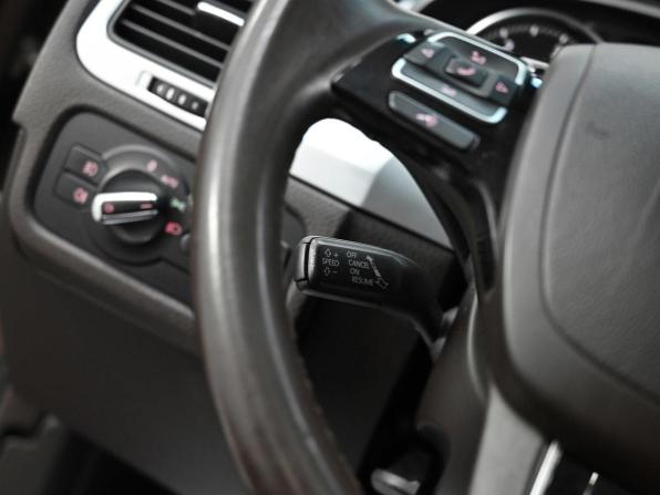 Volkswagen Touareg II с пробегом 2013 года, цена 1 419 000 рублей, 137677 км, внедорожник, Автокод Объявления