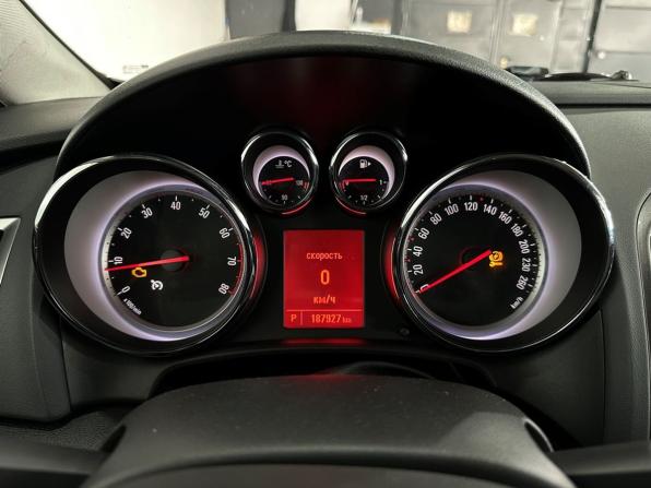 Opel Astra J Рестайлинг с пробегом 2014 года, цена 748 000 рублей, 187925 км, хэтчбек, Автокод Объявления