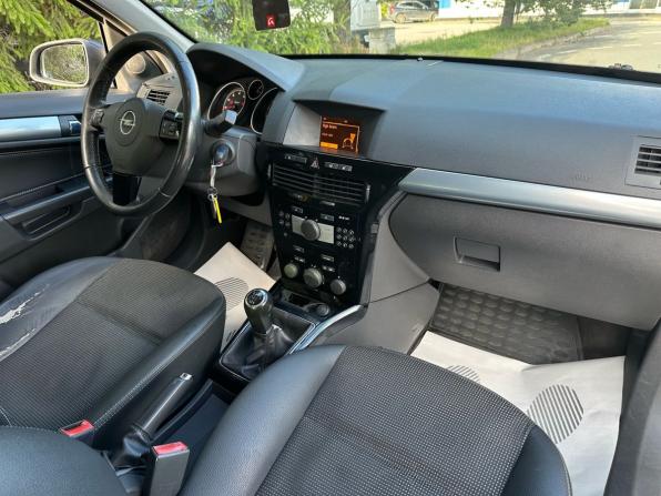 Opel Astra H Рестайлинг с пробегом 2008 года, цена 320 000 рублей, 246093 км, хэтчбек, Автокод Объявления