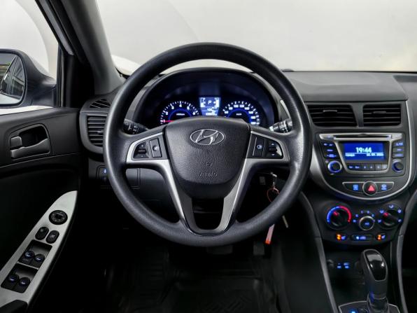 Hyundai Solaris I Рестайлинг с пробегом 2016 года, цена 777 000 рублей, 108000 км, седан, Автокод Объявления