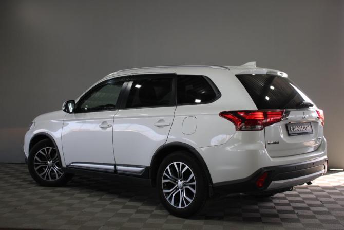 Mitsubishi Outlander III Рестайлинг 2 с пробегом 2018 года, цена 1 449 000 рублей, 249000 км, внедорожник, Автокод Объявления