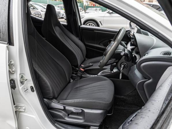 Toyota Yaris IV с пробегом 2020 года, цена 1 240 000 рублей, 47566 км, хэтчбек, Автокод Объявления