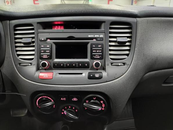 Kia Rio II Рестайлинг с пробегом 2011 года, цена 550 000 рублей, 308853 км, седан, Автокод Объявления