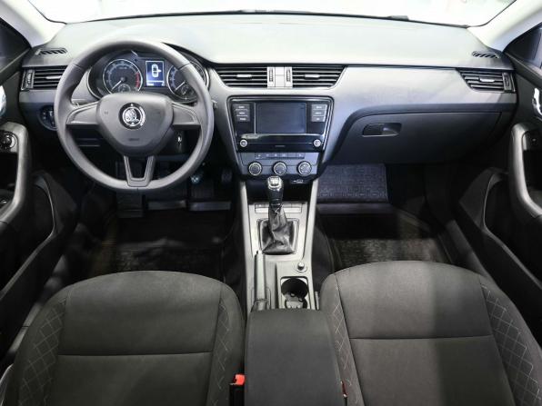 Skoda Octavia III (A7) Рестайлинг с пробегом 2019 года, цена 1 649 900 рублей, 117125 км, лифтбек, Автокод Объявления